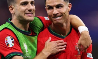 热刺新球衣发布，千层面元素加入，激烈对决阿森纳再升级