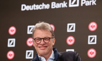 欧冠逆转之夜：萨尔布吕肯3-0击败法甲领头羊，东哥逆风翻盘展现王者风范