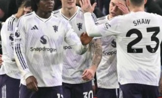 曼联12天4战迎来绝佳出分良机，全胜拿满12分助力冲击欧冠席位