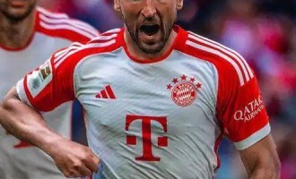 1.5亿打水漂，8位新援全离队！德甲巨人只能靠这位了？